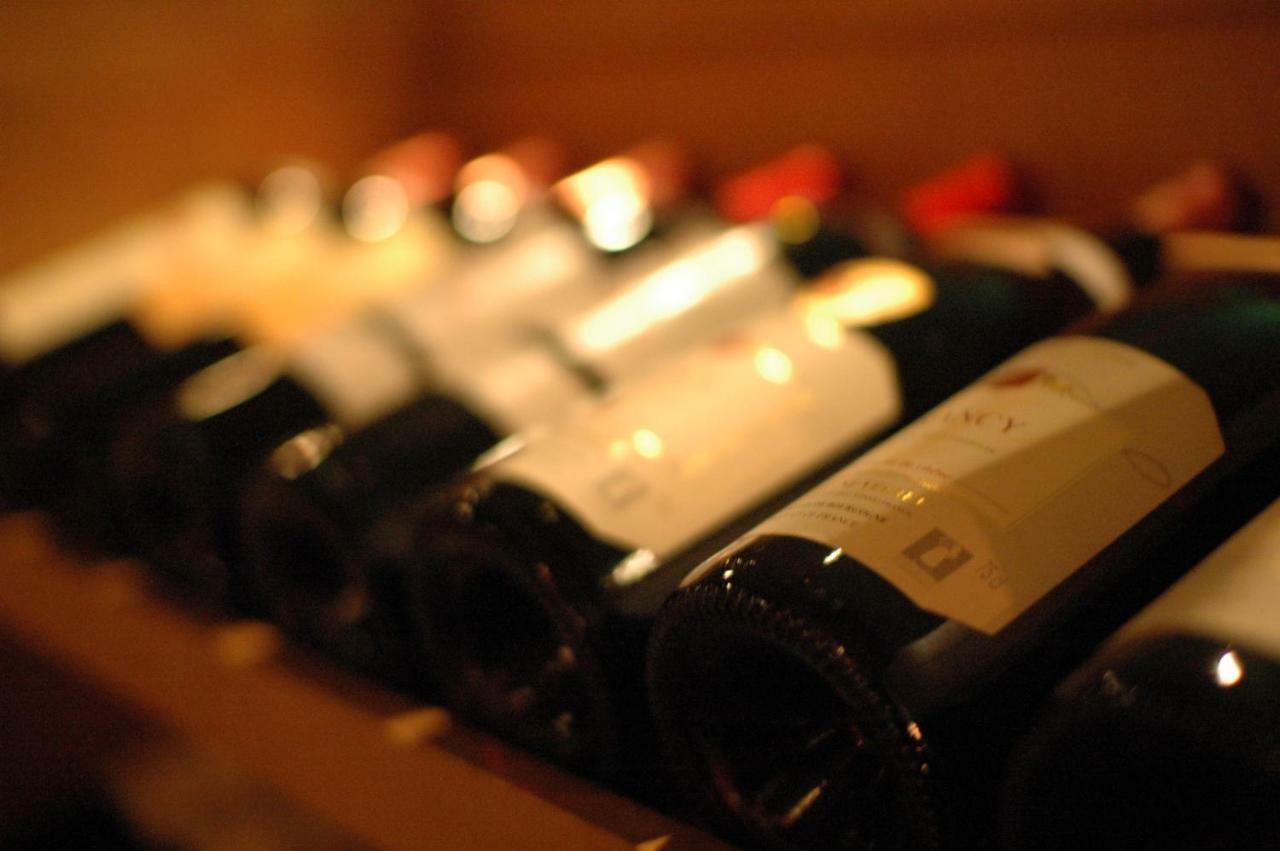 Shin Furano Prince Hotel Εξωτερικό φωτογραφία Wine bottles in a wine rack
